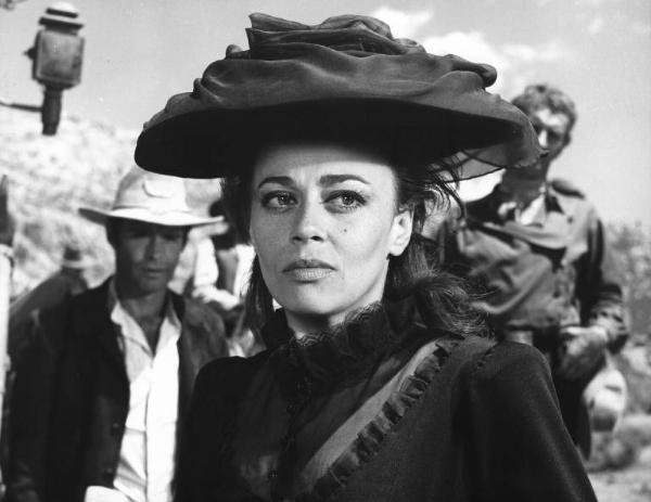 Set del film "I crudeli" - Regia Sergio Corbucci 1967 - L'attrice Norma Bengell in primo piano.
