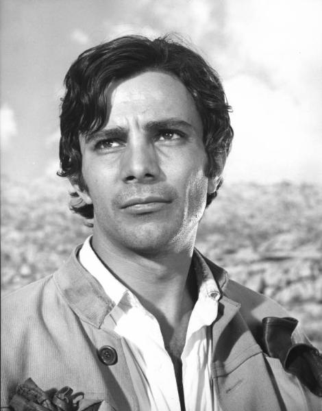 Fotografia del film "I crudeli" - Regia Sergio Corbucci 1967 - L'attore Julian Mateos in primo piano.