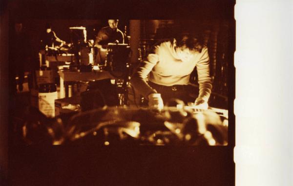 Sul set del film "Due dollari al chilo" - Regia Paolo Lipari, 2000 - Dettaglio di un fotogramma della copia in pellicola 35 mm del film.
