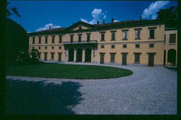 Villa Saporiti / Facciata verso via Borgovico