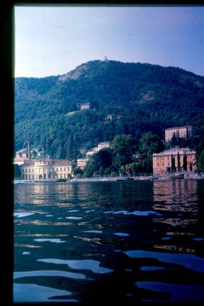 Villa Saporiti e Villa Gallia viste dal lago