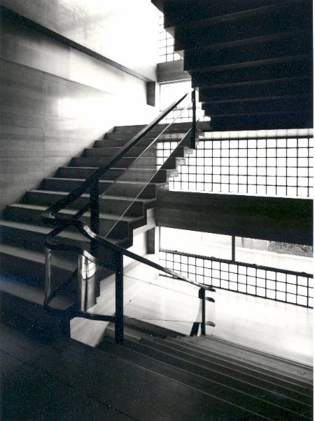 Casa del fascio / Veduta delle scale
