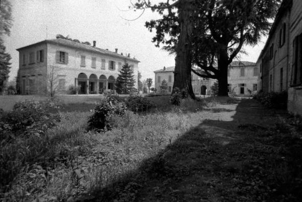 Villa Ferranti / Corpo centrale ed edifici laterali