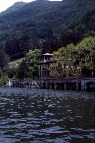 Villa Roccabruna vista dal lago