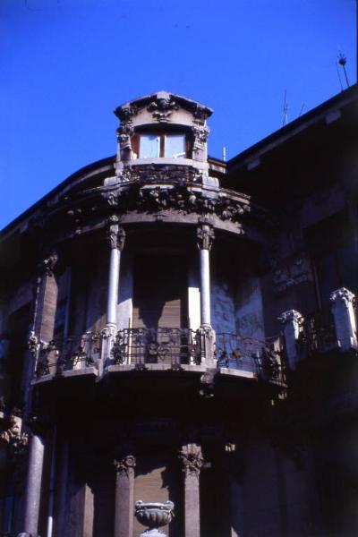 Villa Bernasconi / Particolare di una facciata