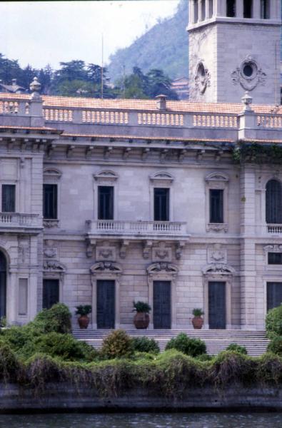 Villa Erba / Porzione centrale della facciata principale