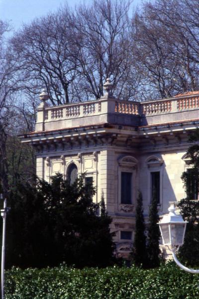 Villa Erba / Porzione della facciata esposta a sud