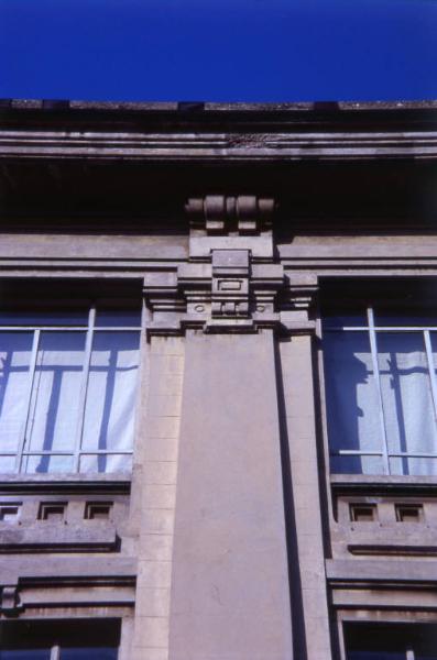 Istituto Giosué Carducci / Particolare della facciata