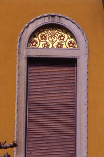 Finestra di un edificio di Piazza Cavour
