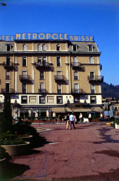 Piazza Cavour / Hotel Metropole & Suisse