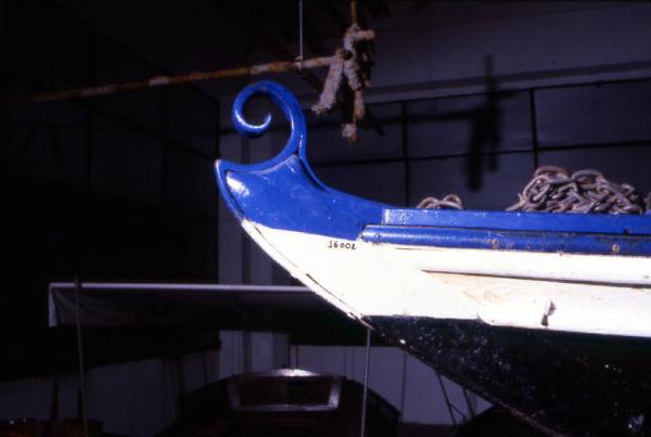Museo della barca lariana / Gondola lariana, particolare della prua
