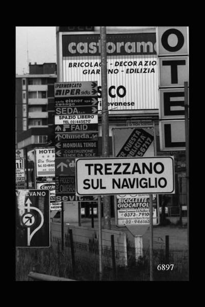 Limite comunale di Trezzano sul Naviglio. Provinciale Vigevanese.