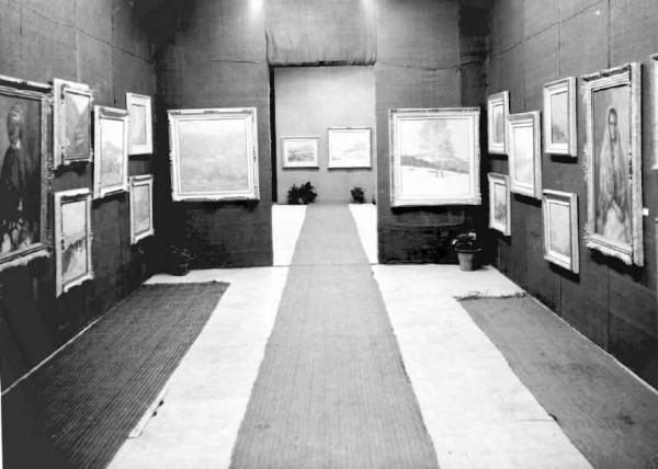 Lovere - Mostra di Giorgio Oprandi - Sala con dipinti