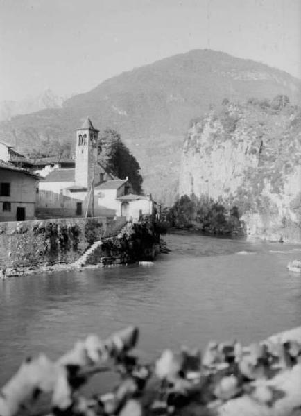 Malegno - Chiesa di S. Maria al Ponte e fiume Oglio