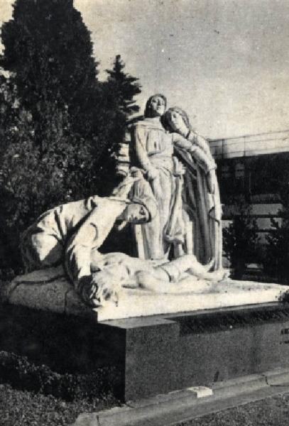 Scultura - Monumento sepolcrale - Monumento Famiglia Aletti - Milano - Cimitero Monumentale