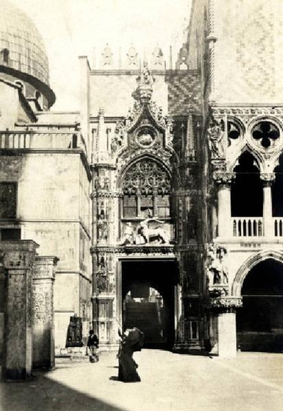 Venezia - Palazzo Ducale - Porta della Carta