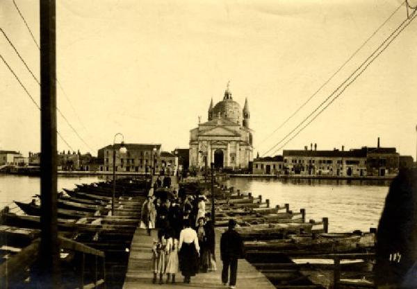 Venezia - Isola della Giudecca - Ponte e Chiesa del Redentore
