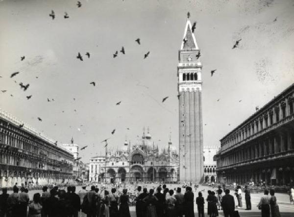 Venezia - Piazza San Marco - Basilica e Campanile