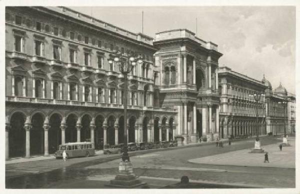Milano - Piazza del Duomo - Galleria Vittorio Emanuele II e portici