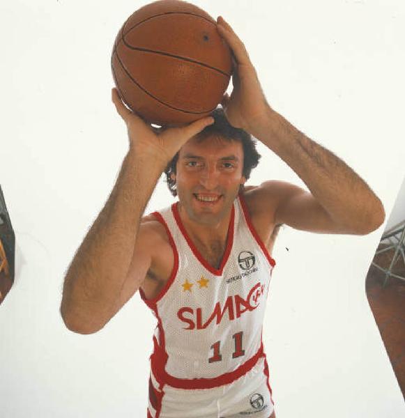 Ritratto maschile - adulto - Dino Meneghin - giocatore di basket