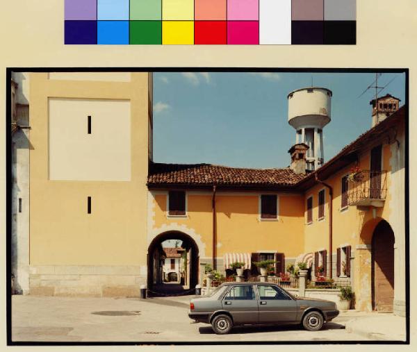 Lodi Vecchio - passaggio Cappelletti - case - automobile