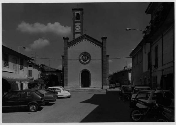 Colturano - località di albiano - chiesa di San Giacomo - piazza - parcheggio