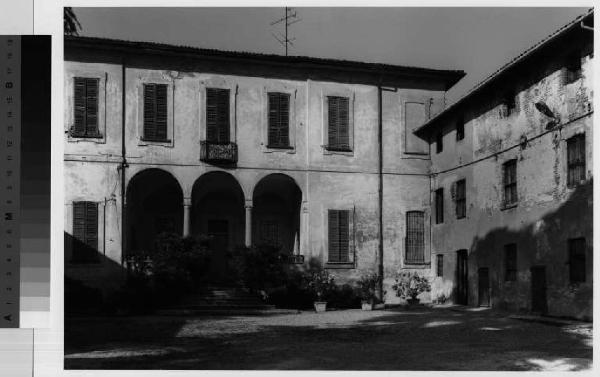 San Giuliano Milanese - villa Cantalupo - cortile interno