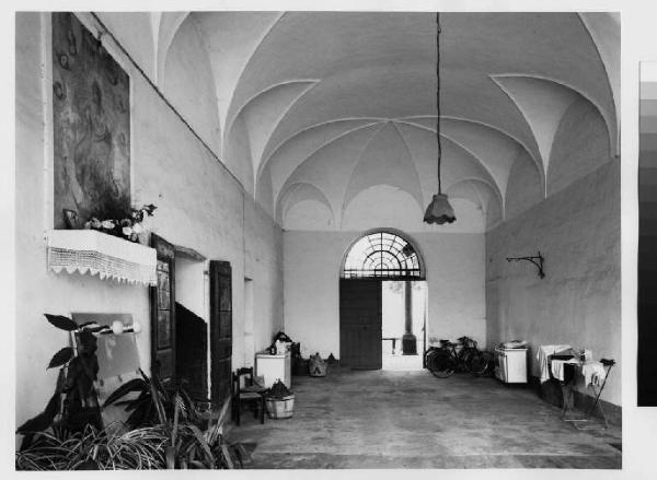 Buccinasco - localitÃ  Castello - palazzo - interno - androne di ingresso