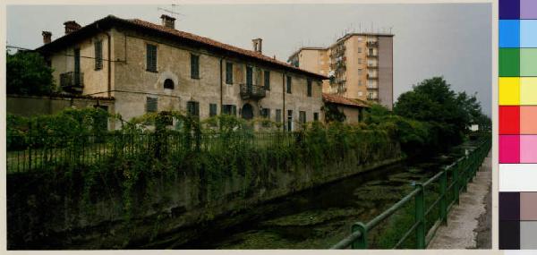 Casarile - casa Rizzi lungo il Navigliaccio - strada - edifici a torre