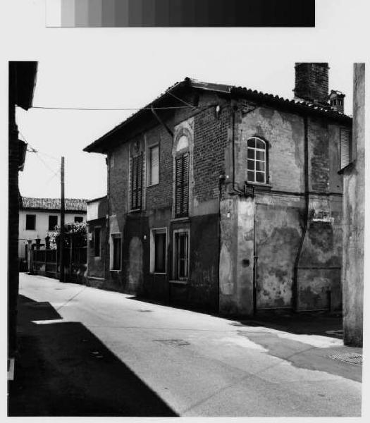 Vermezzo - casa Pollini - strada