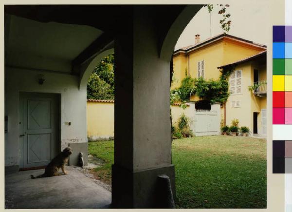 Cornate d'Adda - villa Biffi Sormani - portico - cortile interno