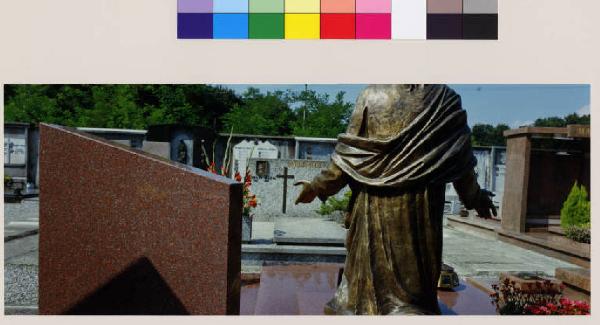 Nosate - cimitero - statua
