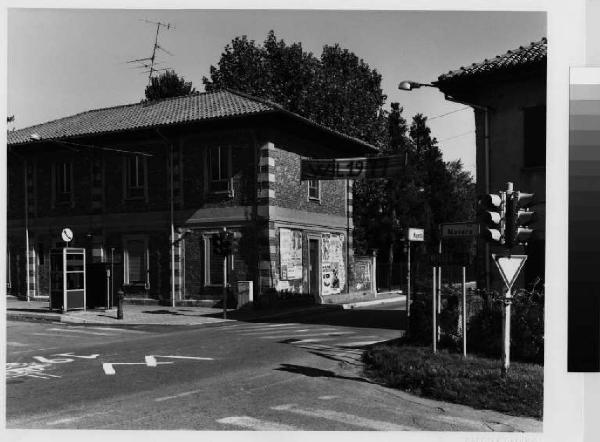 Robecchetto con Induno - località Malvaglio - incrocio stradale - centro abitato - cabina telefonica - casa