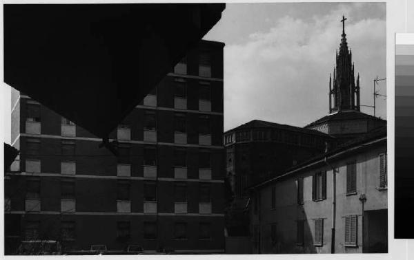 Cesano Maderno - edificio a torre - case - chiesa di Santo Stefano - abside e guglia