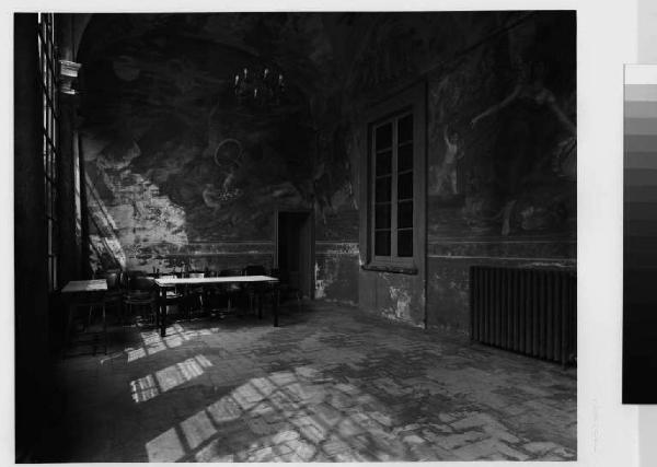 Magenta - via IV Giugno - casa Giacobbe - interno - affreschi - mobili