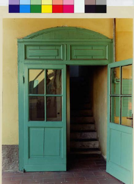 Marcallo con Casone - villa Loaldi - porta di ingresso - scala - interno