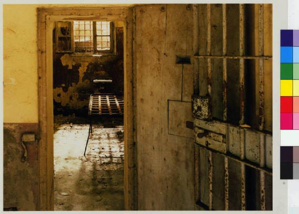 Abbiategrasso - via Carabelli - palazzo delle antiche carceri - "Il camerotto" - cella del carcere