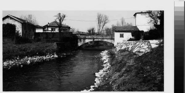 Villasanta - via Baracca - fiume Lambro - ponte