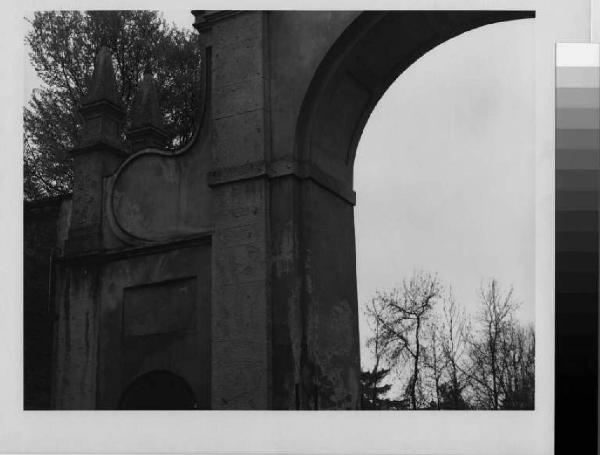 San Colombano al Lambro - arco della Vittoria - monumento - arco