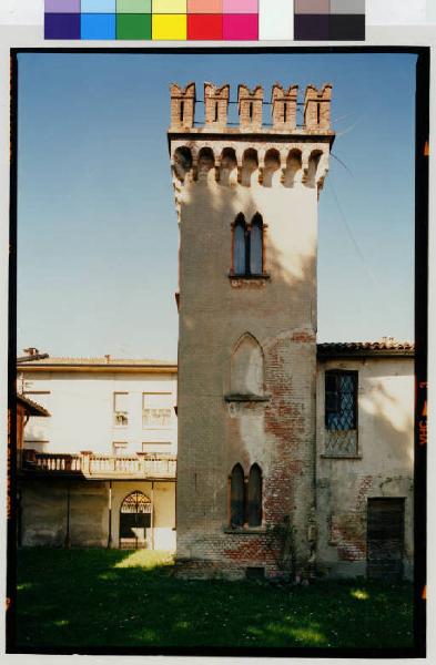 Meda - via Parini - casa Ferrario - balconata - torre