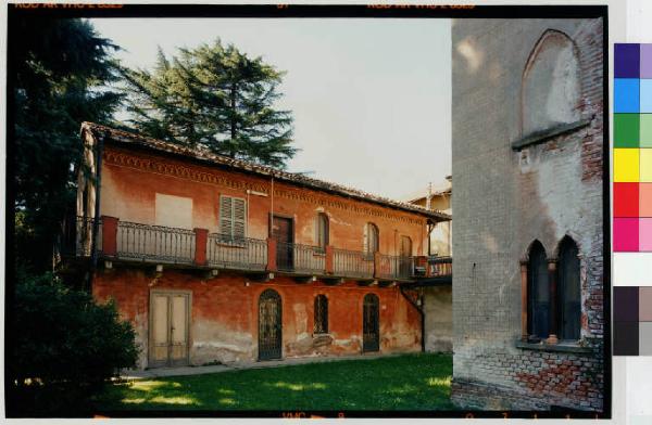 Meda - via Parini - casa Ferrario - balconata - torre - cortile interno