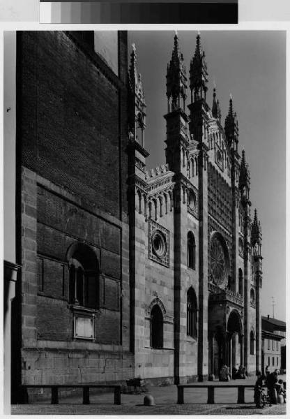 Monza - duomo di San Giovanni Battista - facciata di Luca Beltrami - piazza