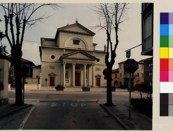 Bernareggio - chiesa di Santa Maria nascente - esterno - incrocio stradale