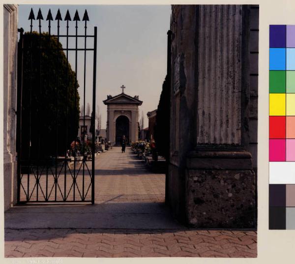 Bernareggio - cimitero - ingresso - cancello