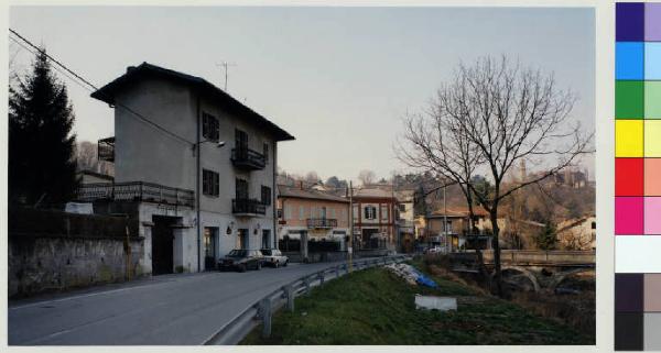 Carate Brianza - frazione di Agliate - centro urbano - strada