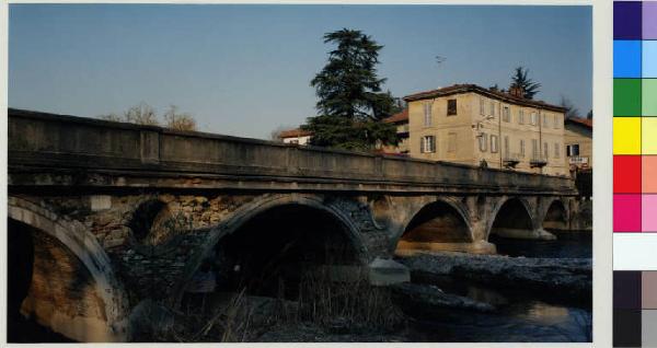 Carate Brianza - frazione di Agliate - fiume Lambro - ponte