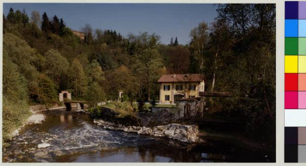 Carate Brianza - località di Riverio - fiume Lambro - abitazione