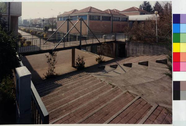Carnate - edilizia cooperativa a nord di Carnate - piazza - ponte - scalinata
