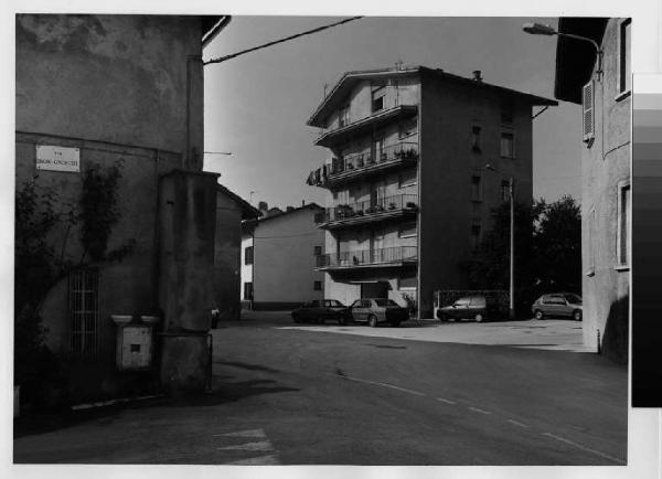 Correzzana - via Don Gnocchi - centro storico - case