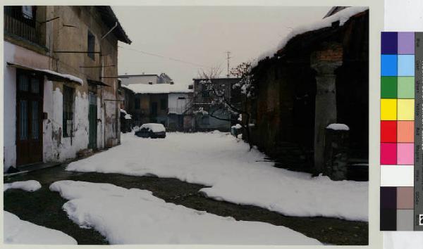 Seregno - via Bassi 39 - corte del Vendrogn- neve
